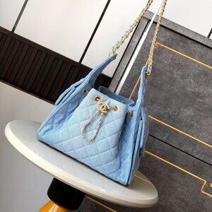 Classic CHANEL Bag: A Stylish and Versatile Choice for Elegance